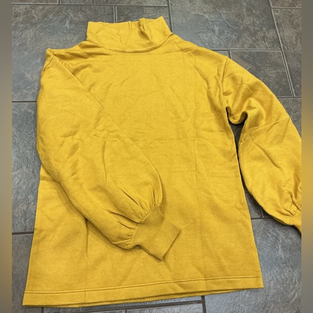 🥵 Ladies Mustard Yellow Sweater - Picture 2 of 3